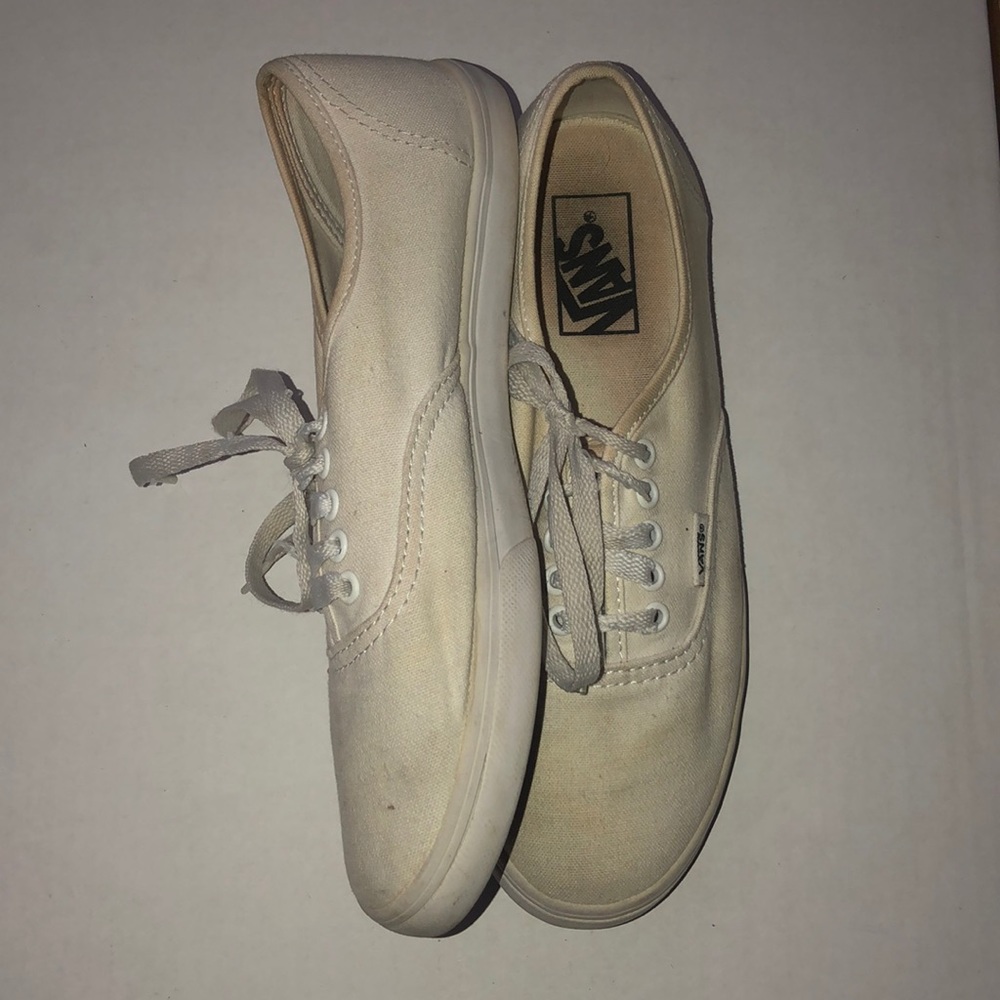 WHITE VANS - Picture 2 of 2